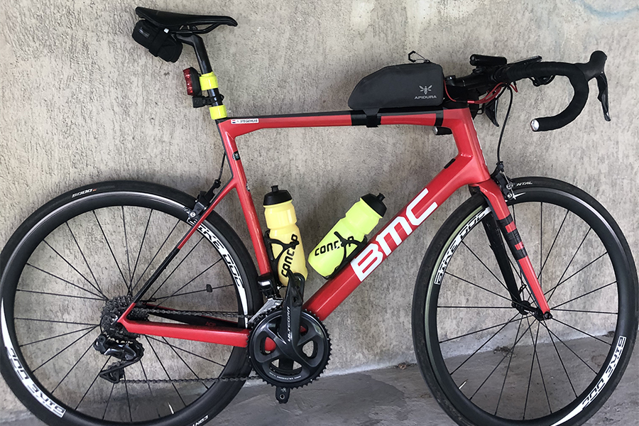 vélo bmc contre le mur
