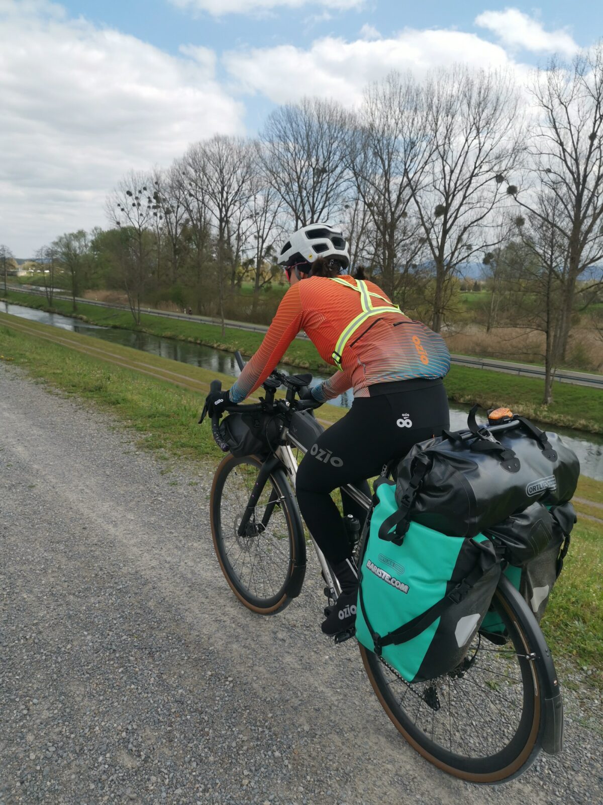 Cycliste en bike packing