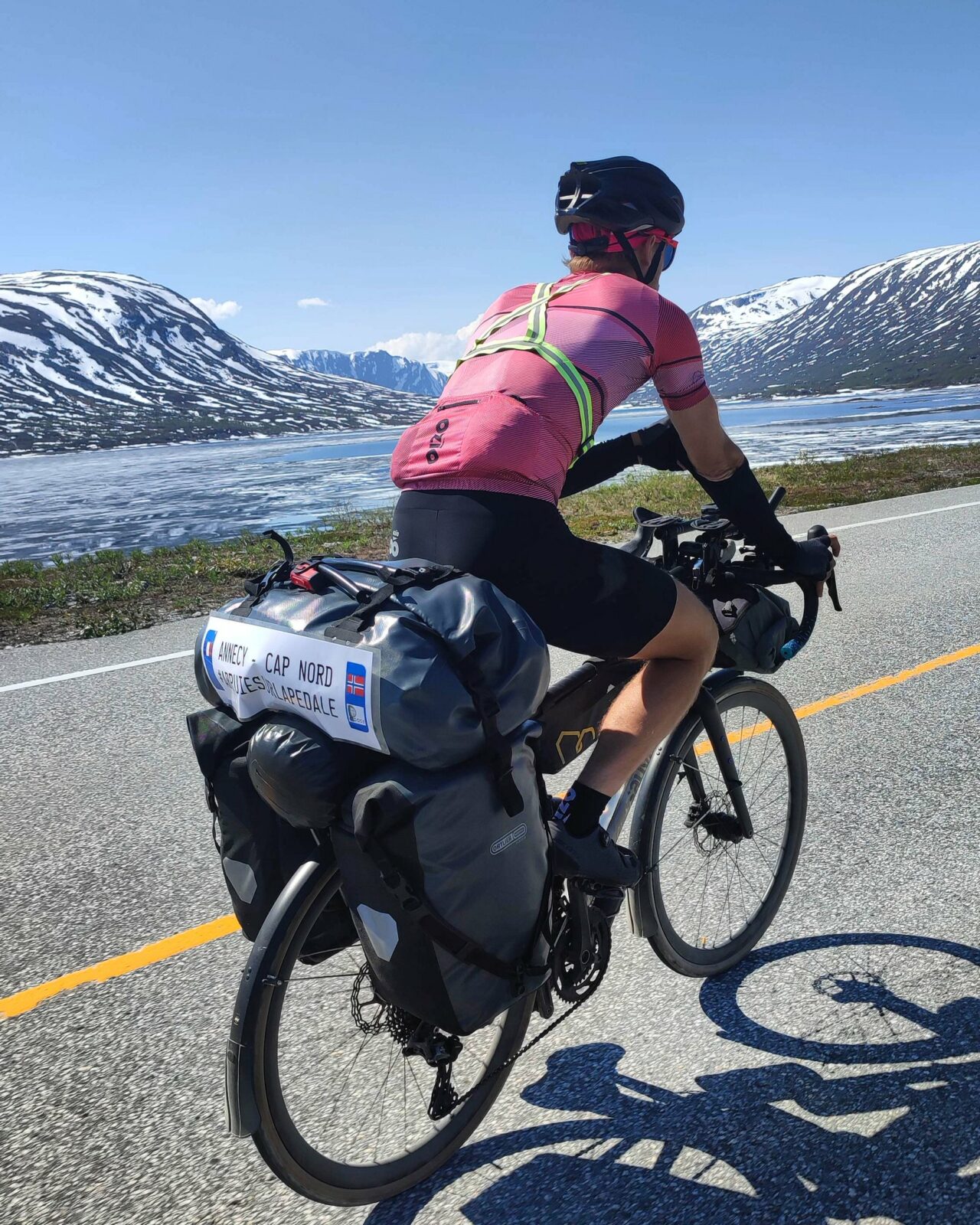 cycliste voyage v&eacute;lo