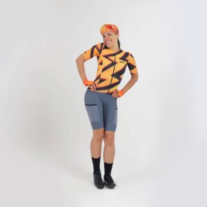 Cuissard vélo femme à bretelles détachables gris TITAN et maillot vélo femme THOR orange